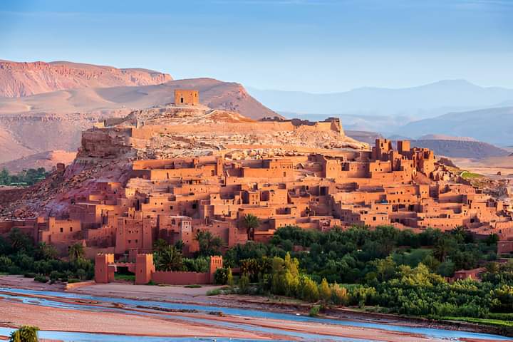 Vista panorámica de la Kasbah de Ait Ben Haddou, patrimonio de la humanidad en Marruecos.